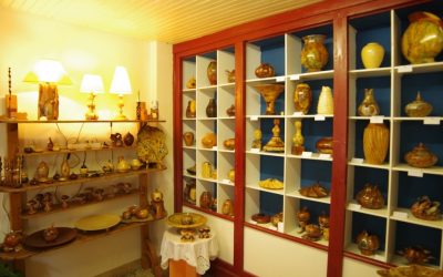 De racines et de cimes : sculpture et tournage sur bois à Sarrant