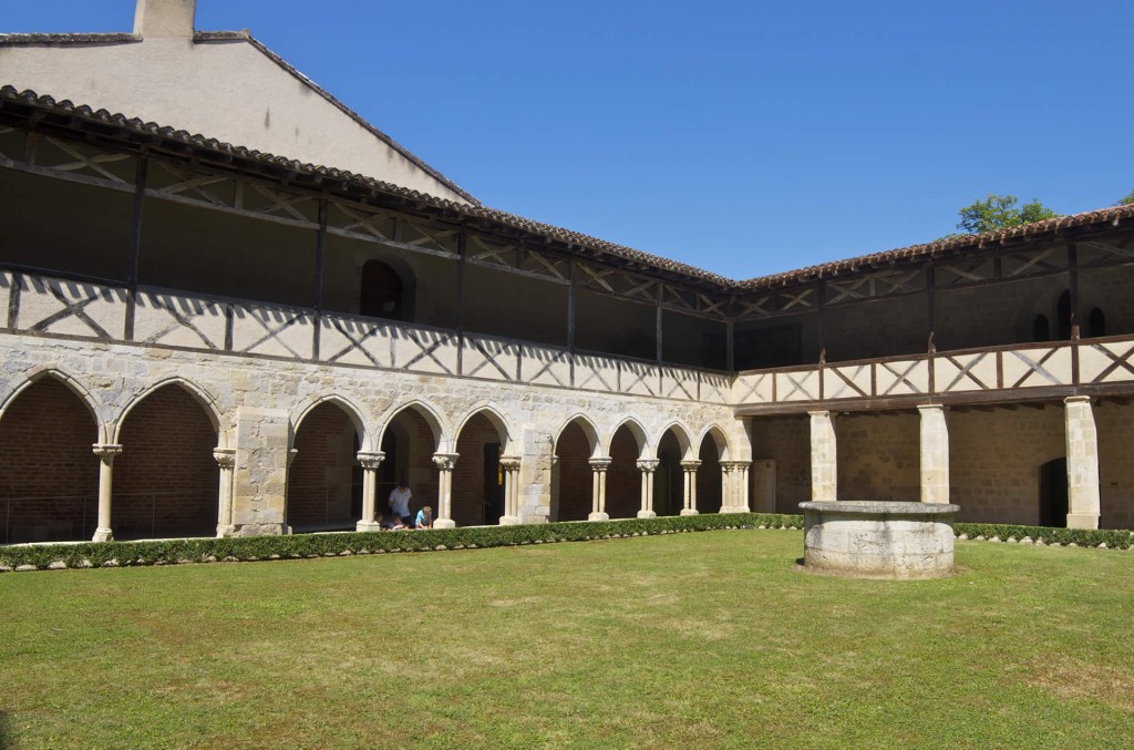 Cloitre à étage de l'abbaye de Flaran