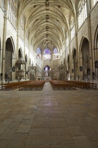 nef cathédrale saint-pierre intérieur condom